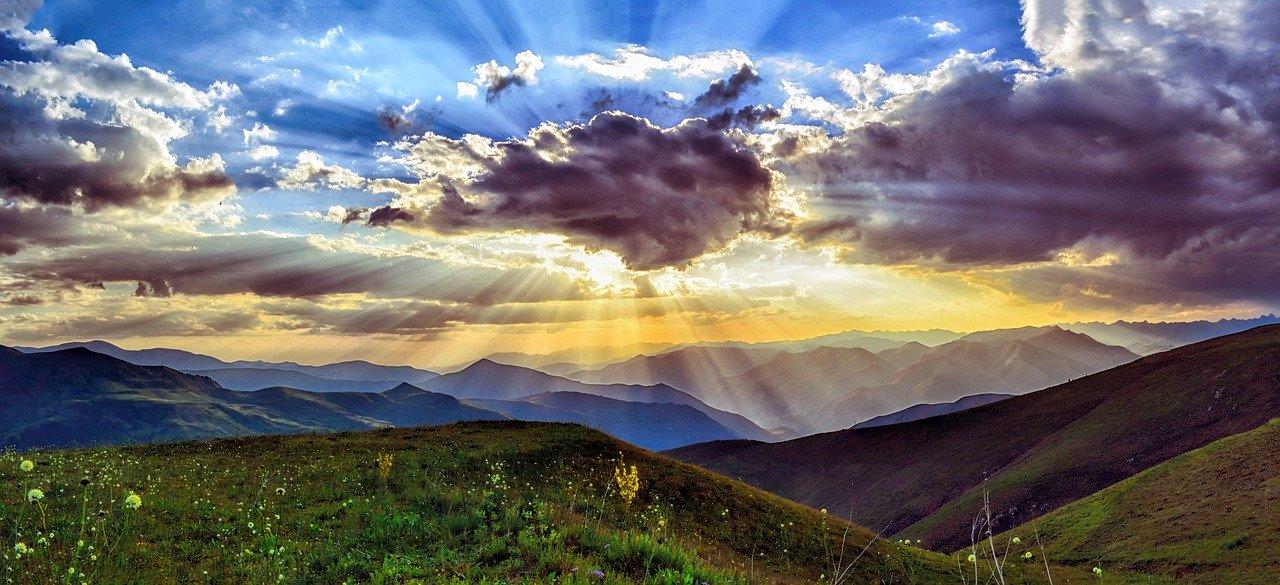 Unwind Amidst Nature's canvas